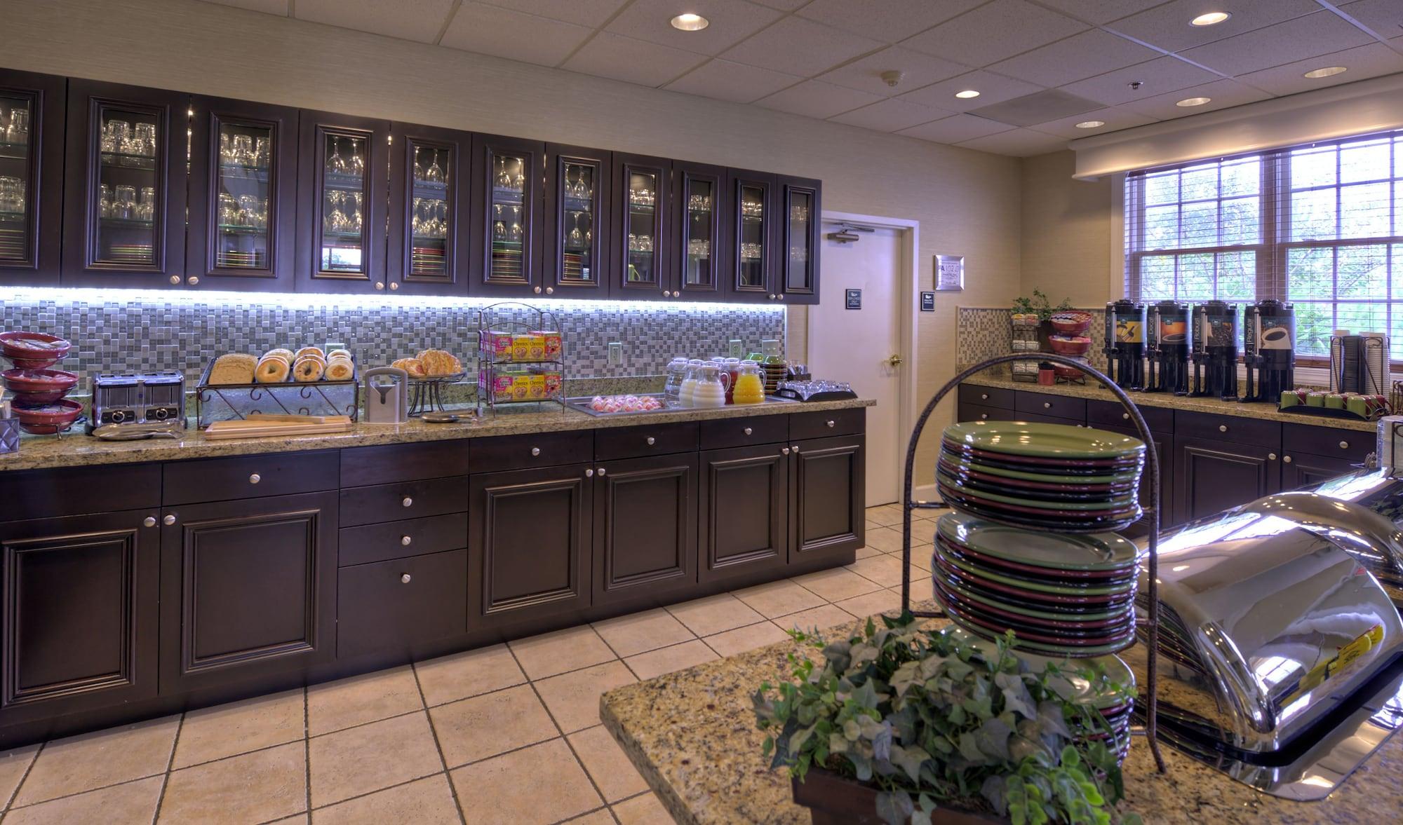 Homewood By Hilton Olmsted Village Hotel 3*